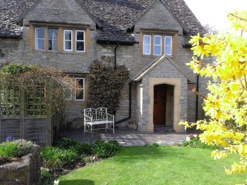 Enchanting Cotswolds Cottage